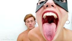 Reproduzir Extrema BDSM Face Split da enteada adolescente sacanagem - vídeo raro de escravo submisso