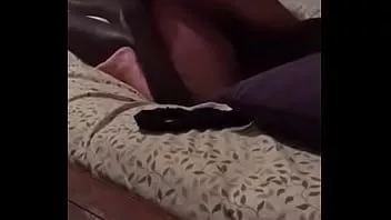 धोखा पत्नी , बीबीसी, जबकि पति काम पर है