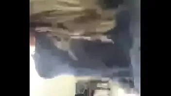 play Gorąca blondynka bawi się cipką na peryskopie
