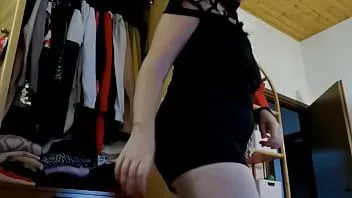 Jouer Fille italienne pète partout sur ton joli visage, sens-les tous!