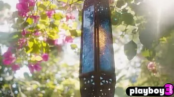 Jouer Playboy3.com - Le magnifique modèle de milf Leighla Habib montre son corps parfait après une action de strip-tease passionnée