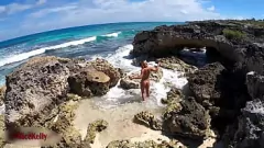 Reproduzir Filmes turísticos Sexy Babe se masturbando perto do mar - real e sem censura!