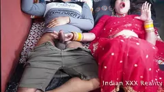 Jouer Hot Indian Step maman devient méchante avant Holi dans une rencontre explicite