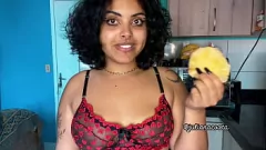 Curvy vlogger juliana coxta fucked doggystyle alır ve motel içinde horoz üzerinde oturuyor