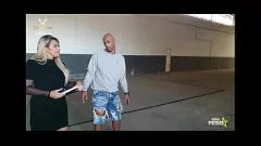 播放 幸运的金发美女得到了大鸡巴！