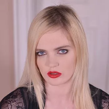 Bintang porno Carly Rae Summers