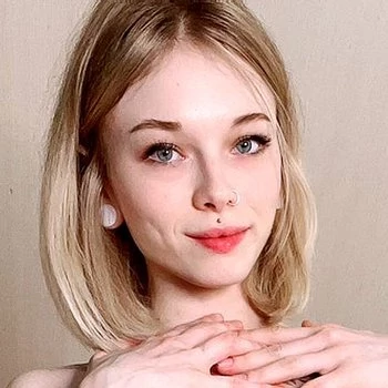 Pornstar Karneli Bandi